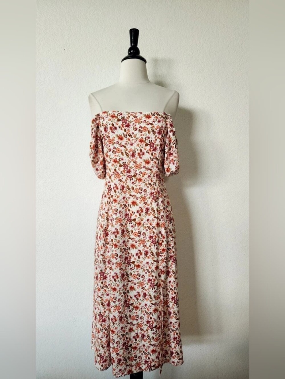 Floral Puff-Sleeve Square Neck Midi Dress in Cream and Red - Picture 4 of 4